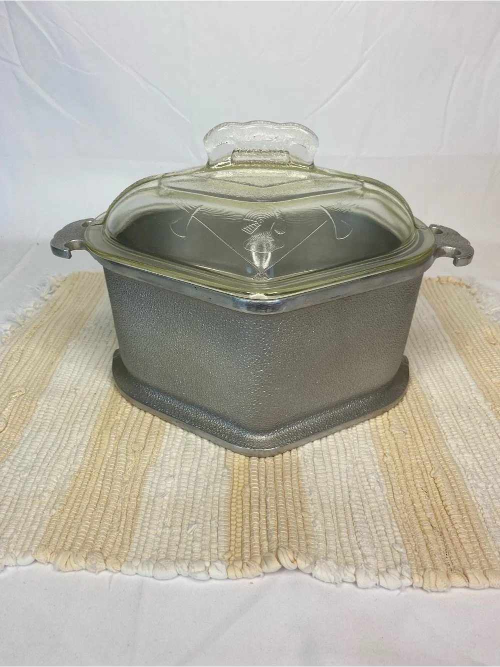 VTG GUARDIAN SERVICE COOKWARE HEART SHAPED w/GLASS LID HAMMERED ALUMINUM 2 QTS